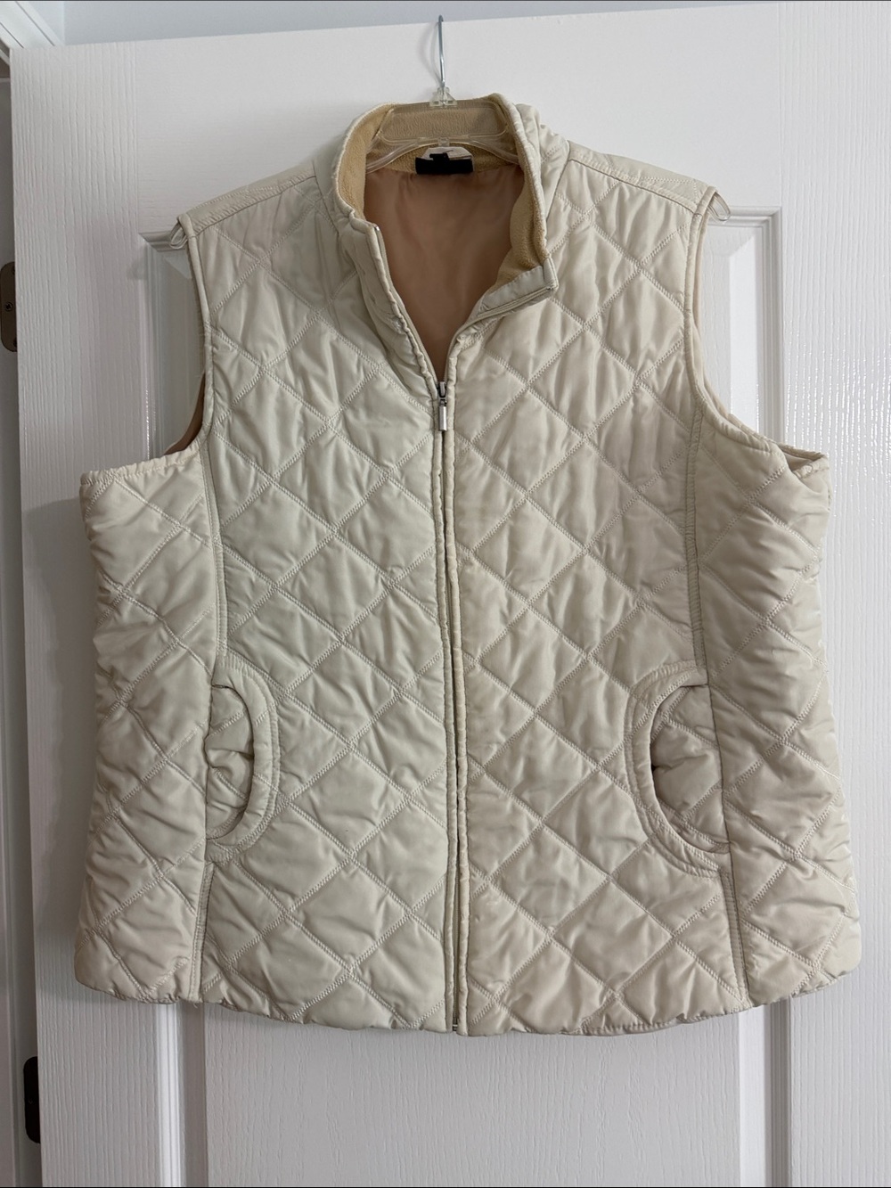 Jane Ashley Quilted Sleeveless Vest in Cream